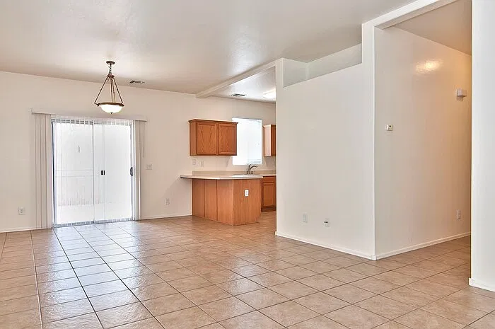 3 bed, 2.0 bath, 1157 sqft, $1,245 — Photo 3