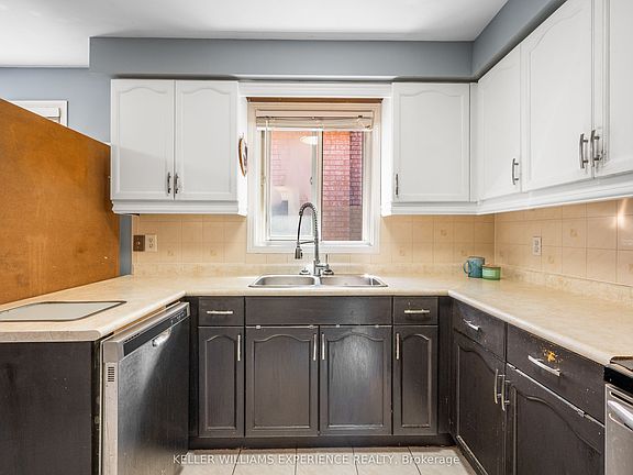 3rd image of 321 Park St