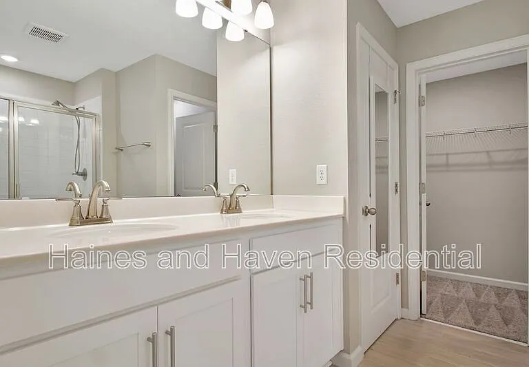 840 Blue Creek Dr — Photo 16