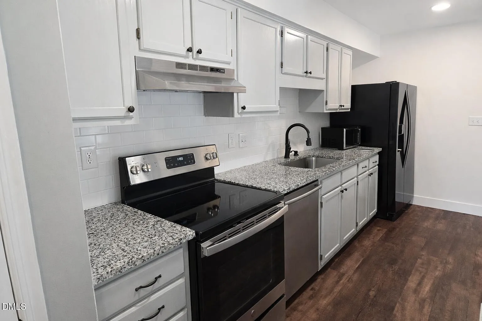 2 bed, 2.0 bath, 912 sqft, $1,650 — Photo 4