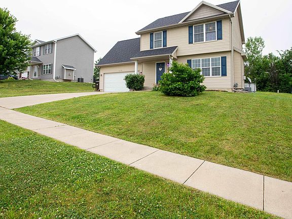 3rd image of 1802 Apple Dr