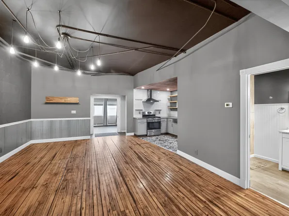 722 E 3rd St #1, Duluth, MN 55805