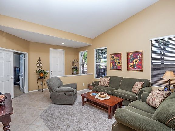 5th image of 571 Shasta Cir