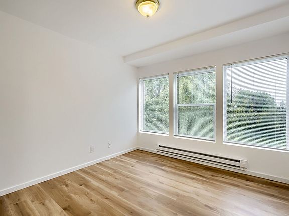 5th image of 1140 Edmonds Ave NE Unit 126