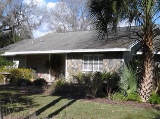 977 Woodgate Dr, Palm Harbor, FL 34685