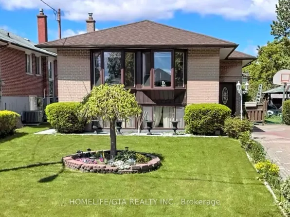 56 Samba Dr, Toronto, ON M9M 2N1