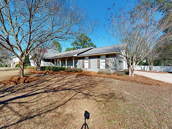 3rd image of 1125 Appian Way