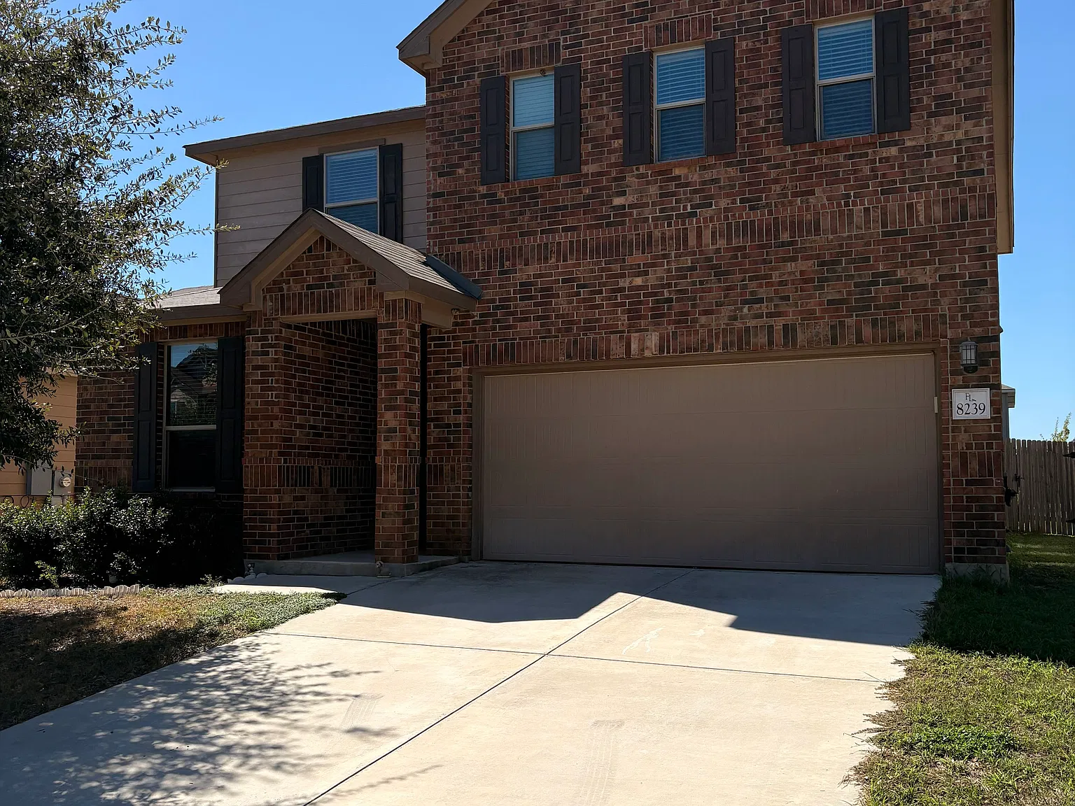 4 bed, 2408 sqft, $2,195 — Photo 3