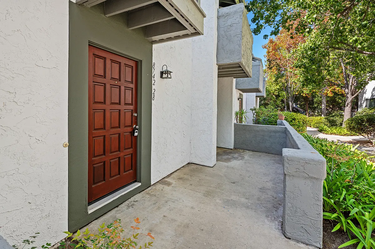2 bed, 1092 sqft, $3,600 — Photo 3