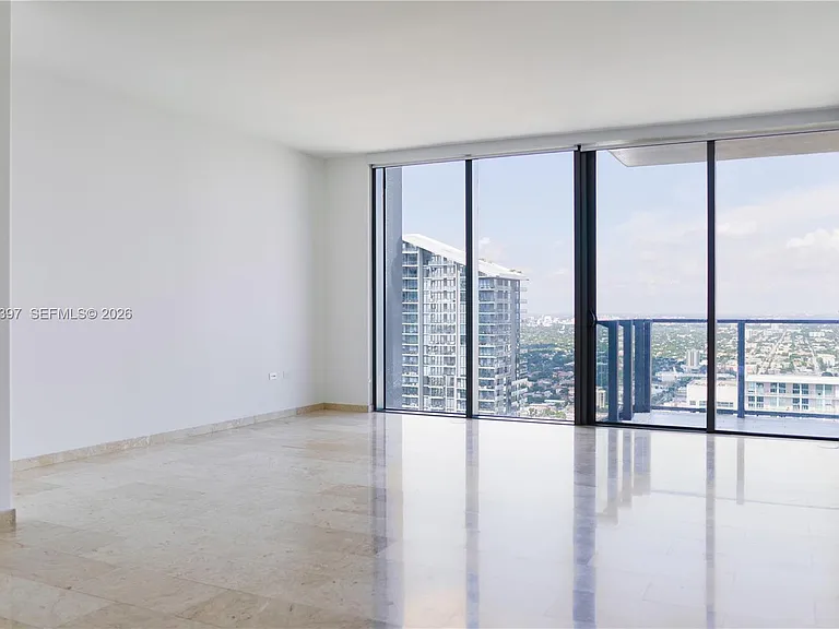 68 SE 6th St #3908 — Photo 3