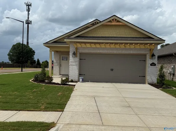 608 Saint Claude Pl, Huntsville, AL 35824