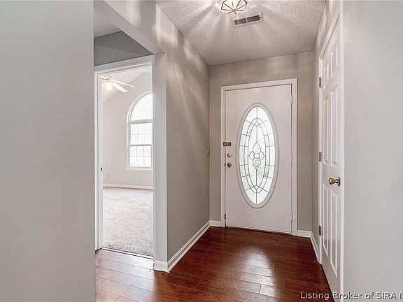 4th image of 4204 Lakeside Ct
