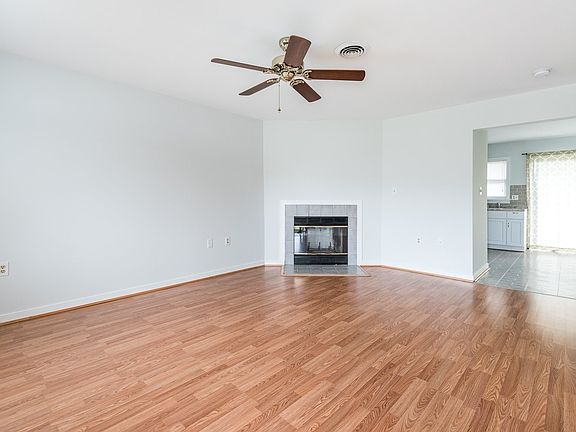 4th image of 2209 High Bush Cir