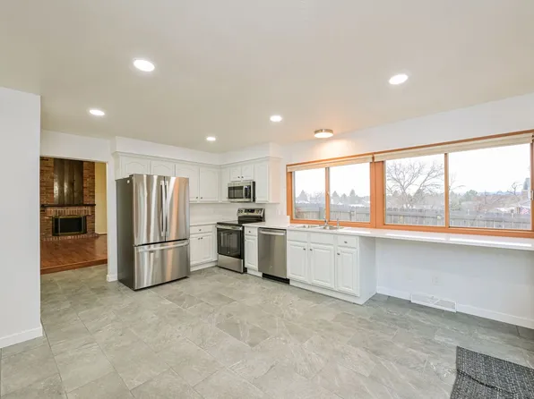 7666 S Rosemary Cir, Centennial, CO 80112