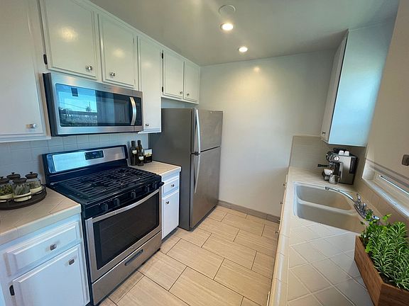 4th image of 3632 S Centinela Ave #3638A