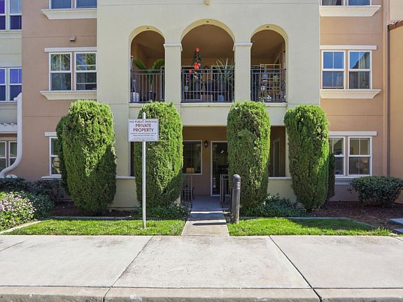4th image of 700 S Abel St Unit 101