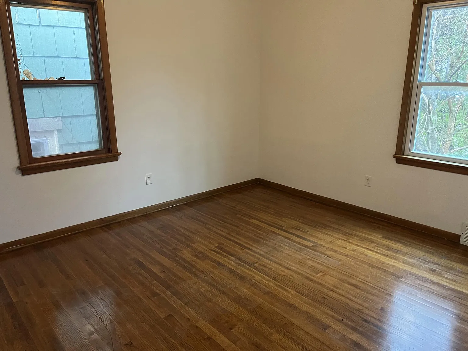 3 bed, 1500 sqft, $1,200 — Photo 2