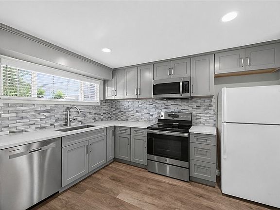 4th image of 4751 Saint Andrews Ave #B