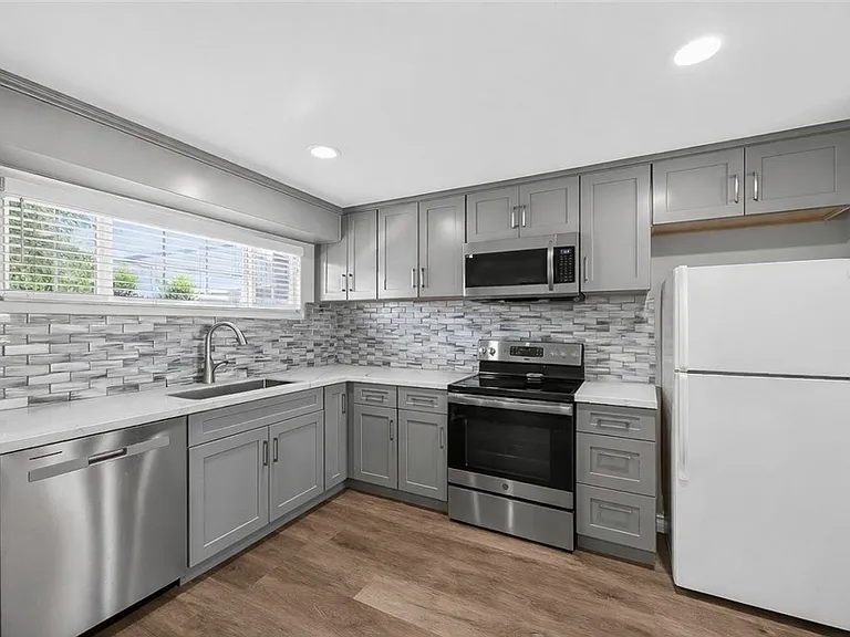 4751 Saint Andrews Ave #B — Photo 4