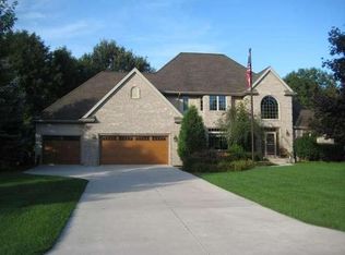 455 River Oaks Dr, Sheboygan Falls, WI 53085
