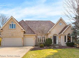 2267 Palmer Cir, Naperville, IL 60564