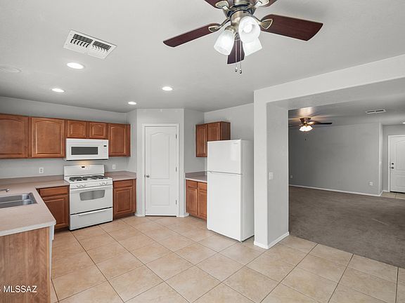 5th image of 475 W Calle La Bolita