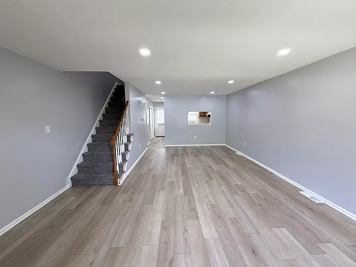 2 bed, 1.0 bath, 1224 sqft, $2,350 — Photo 2