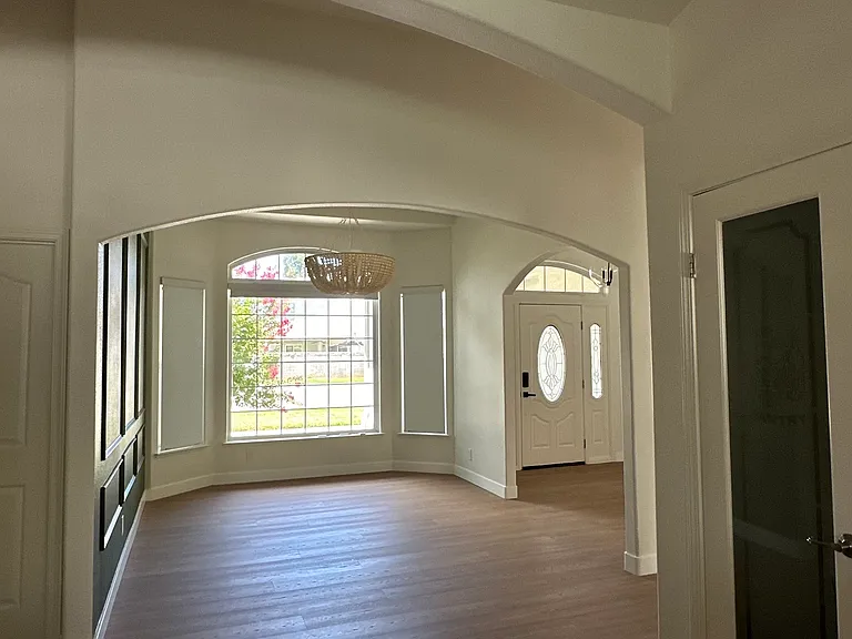1555 Taylor Ln — Photo 20
