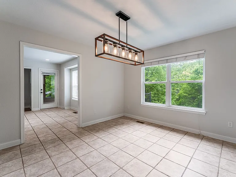 32 Latshaw Dr — Photo 12