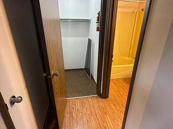 5th image of 348 Stanley Ct APT D