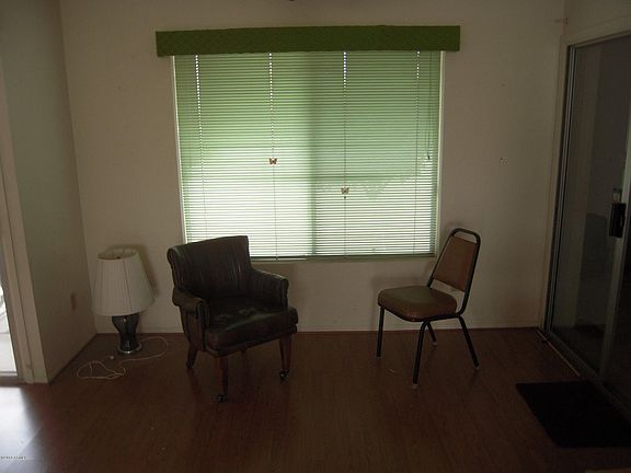 3rd image of 821 E Michelle Dr