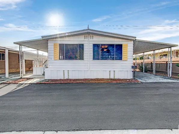 9 Tee Ln, Bakersfield, CA 93308