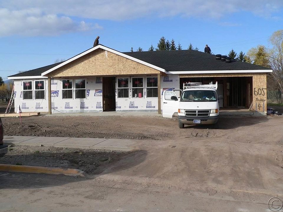 2nd image of 605 Veranda Way
