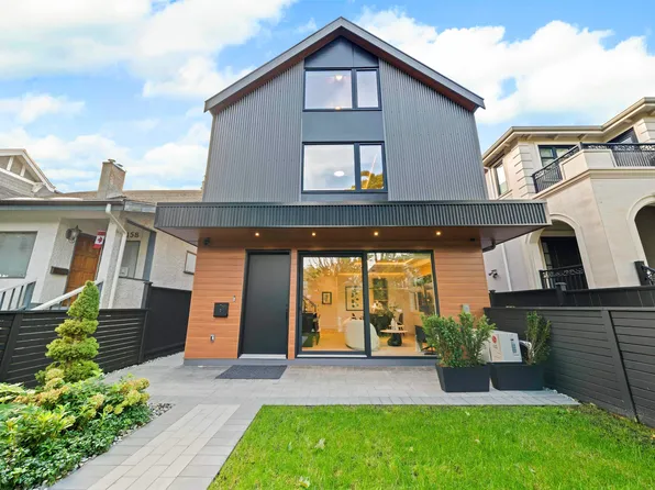 3466 W 22nd Ave #1, Vancouver, BC V6S 1J2