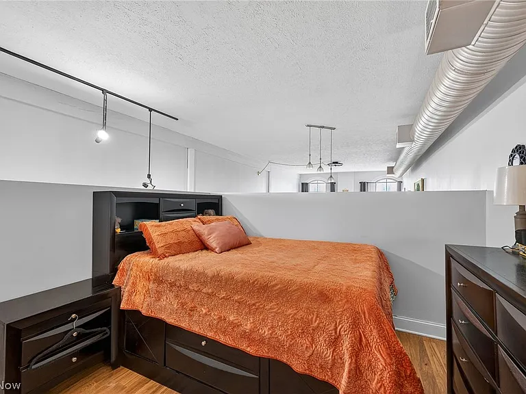 408 W Saint Clair Ave #319 — Photo 16