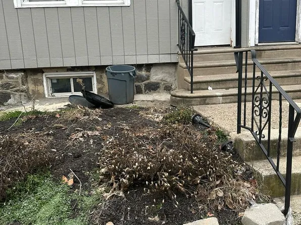 2612 Bonaffon St, Philadelphia, PA 19142