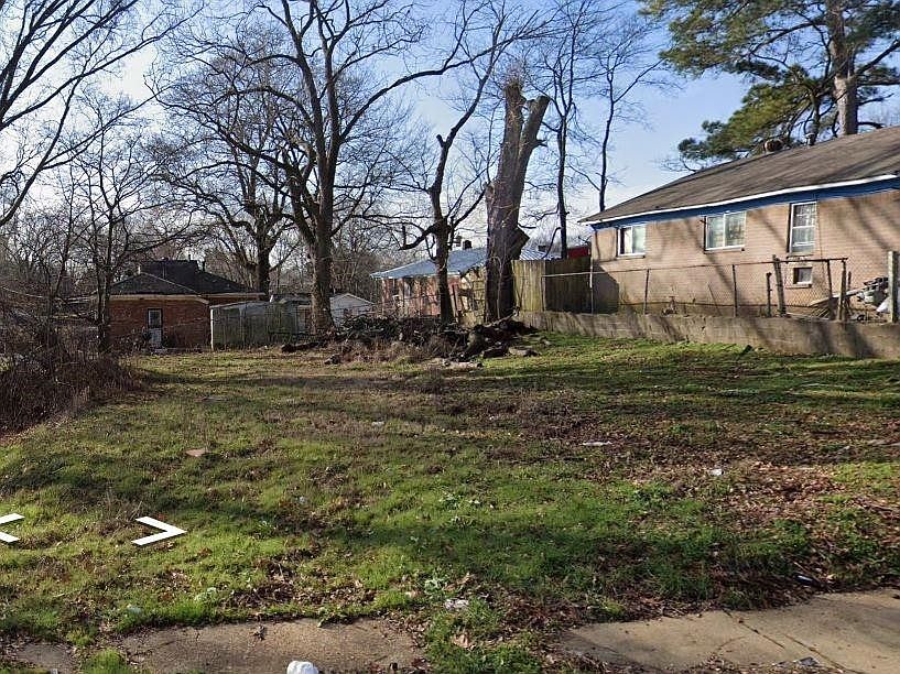 2nd image of 125 Vaal Ave #10