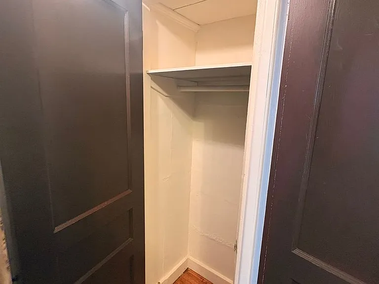 144 E Maple St — Photo 5