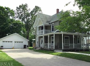 816 W Main St, Clinton, IL 61727