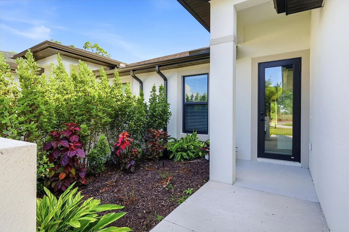 Building Photo - 7361 S Plum Tree #112