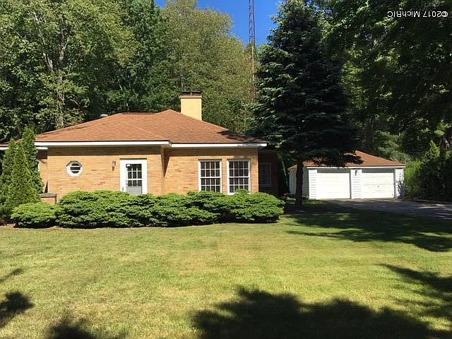 3762 Henry St photo 1