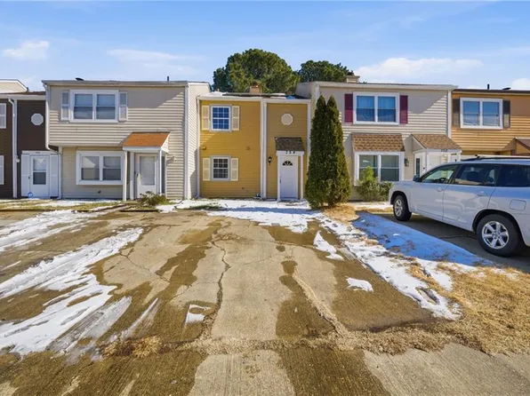 754 Spence Cir, Virginia Beach, VA 23462