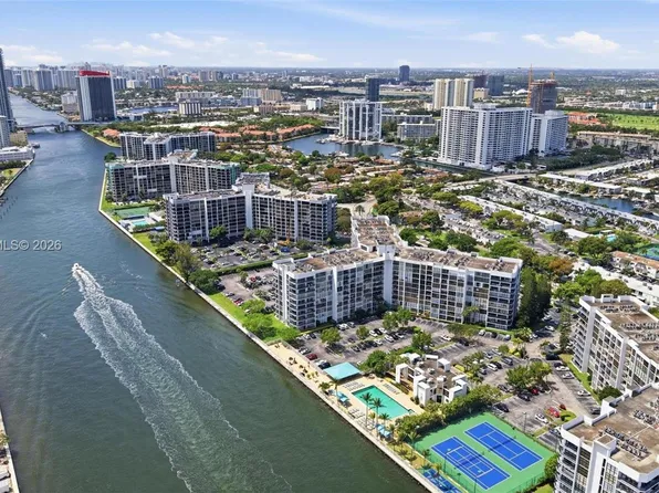 800 Parkview Dr APT 506, Hallandale Beach, FL 33009