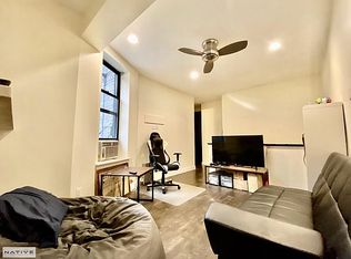 93 India St APT 1C, Brooklyn, NY 11222