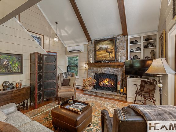 4th image of 180 Wyanoak Road