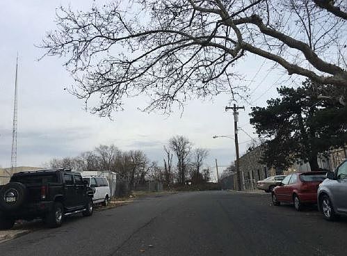 2nd image of 113 W Clarkson Ave