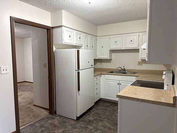 3rd image of 2316 Clark St #14