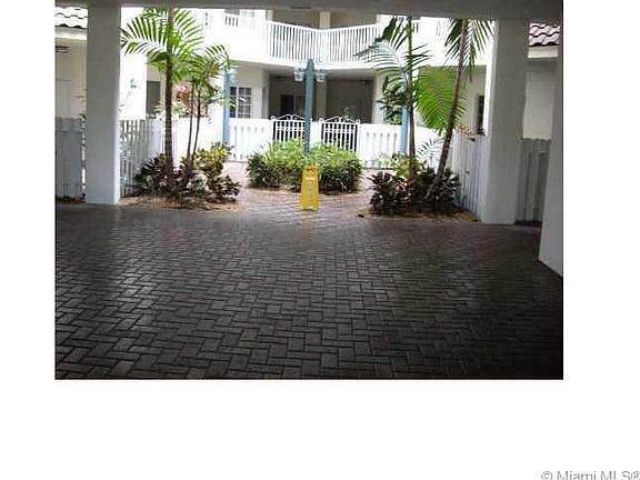 3rd image of 10700 NW 66th St APT 409