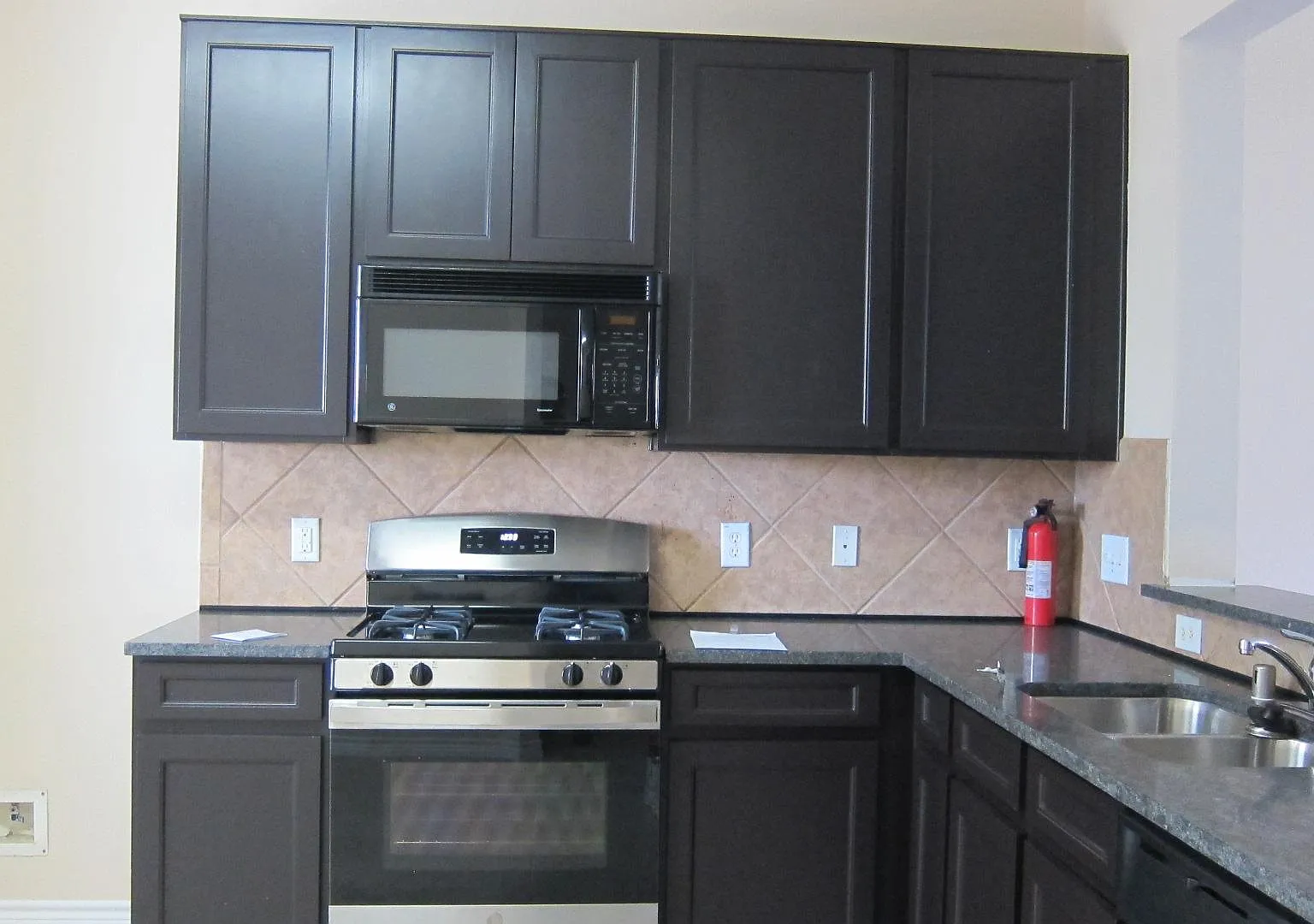 2 bed, 2.5 bath, 1540 sqft, $1,750 — Photo 3