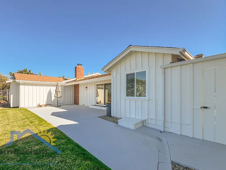 4033 Skyline Rd — Photo 12
